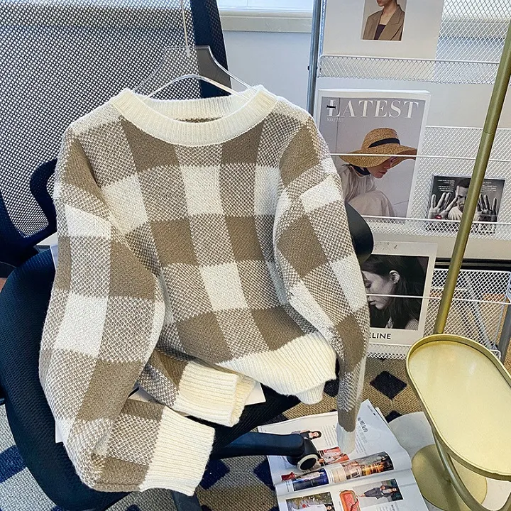 Oversized Checkered Sweater - Image 3