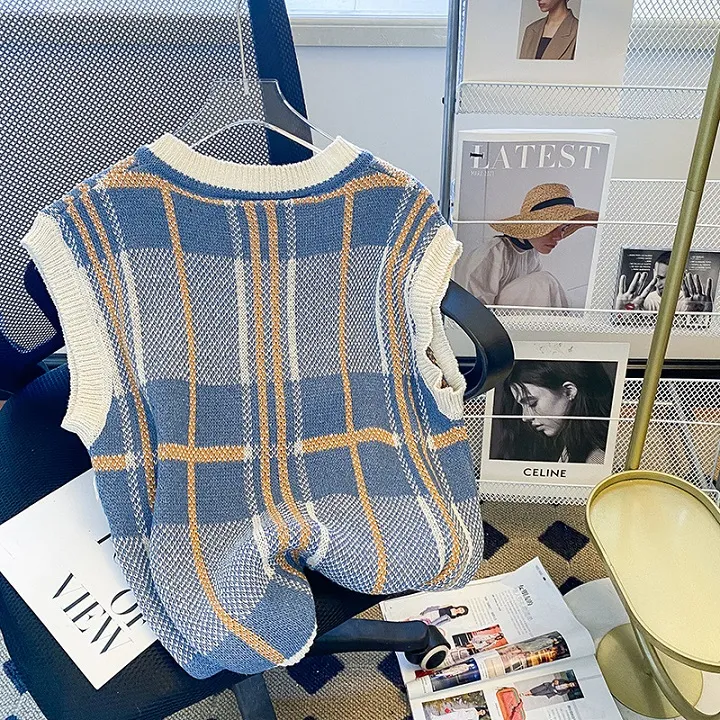 Oversized Checkered Sweater - Image 4