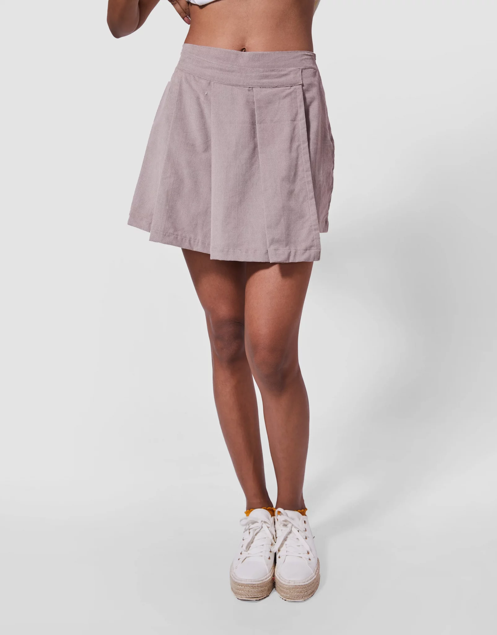 ★ GLOWNY★ IVY PLEATED MINI SKIRT OATMEAL GY24ASK011OAT IVY PLEATED MINI SKIRT (OATMEAL) - GLOWNY