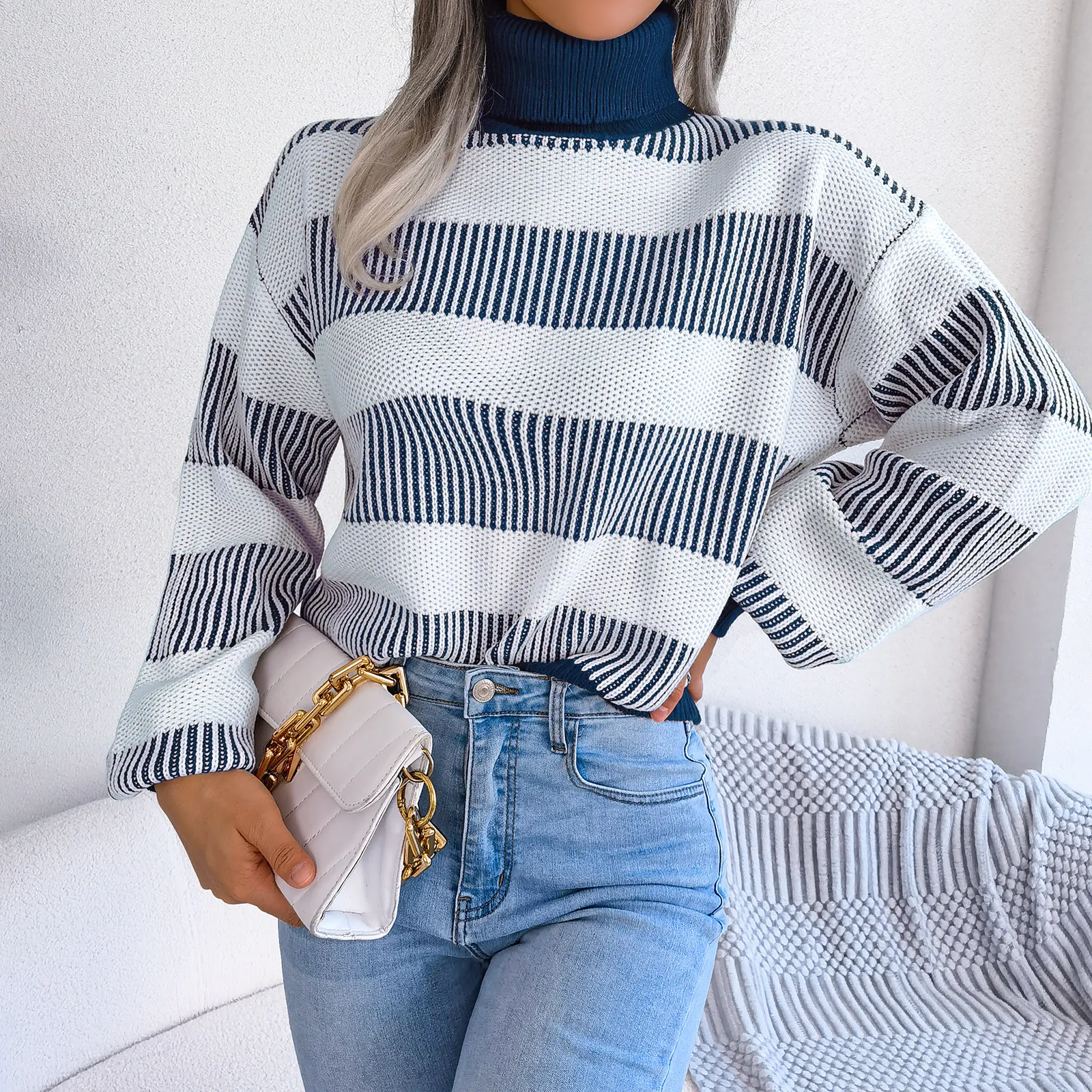 Cropped Knit Sweater with Oversized Sleeves - Green