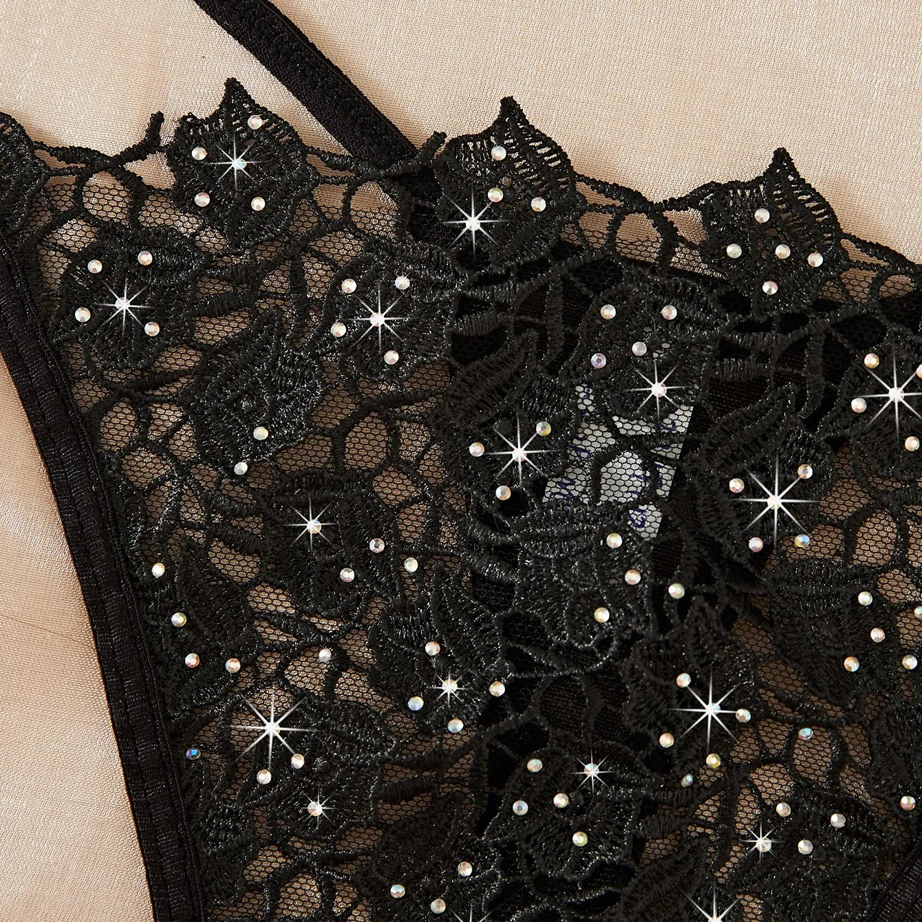 Black Lace wired back closure Full-Coverage Bralette - Image 3
