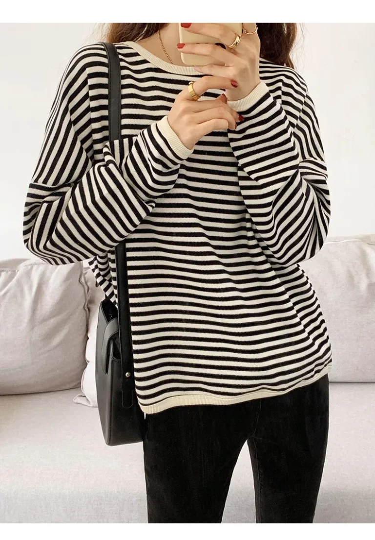 Striped Printed Patchwork Sweatshirt - Image 1