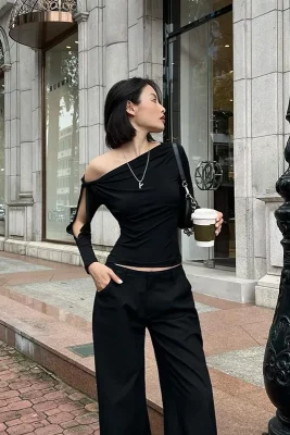 ■ ■ Women's Cutout Lip Top 47AB208 YAS 47AB208Y Verdusa Women's Sleeveless Crop Top Cut Out Asymmetrical Hem