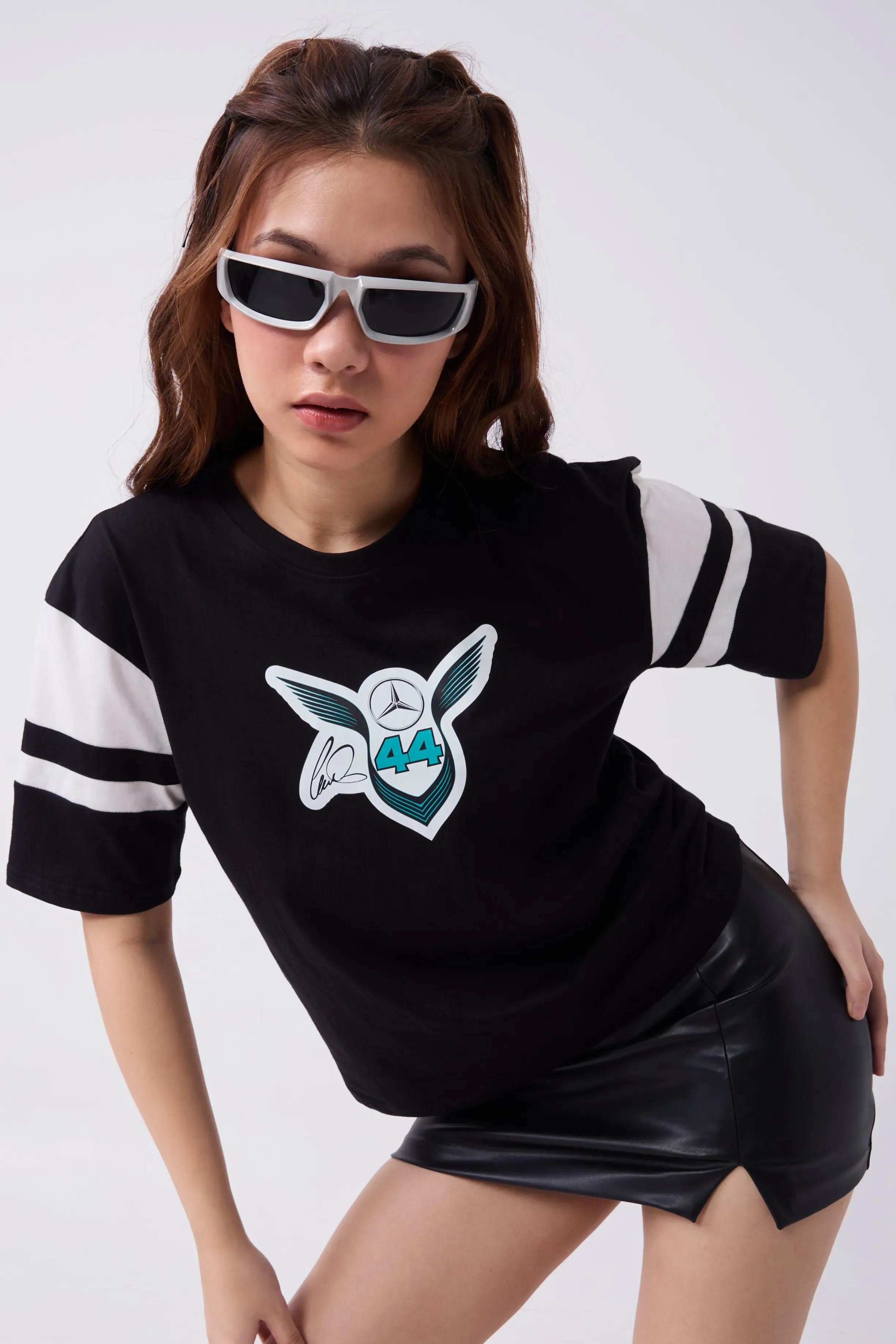 black-graphic-regular-fit-tshirt-newme