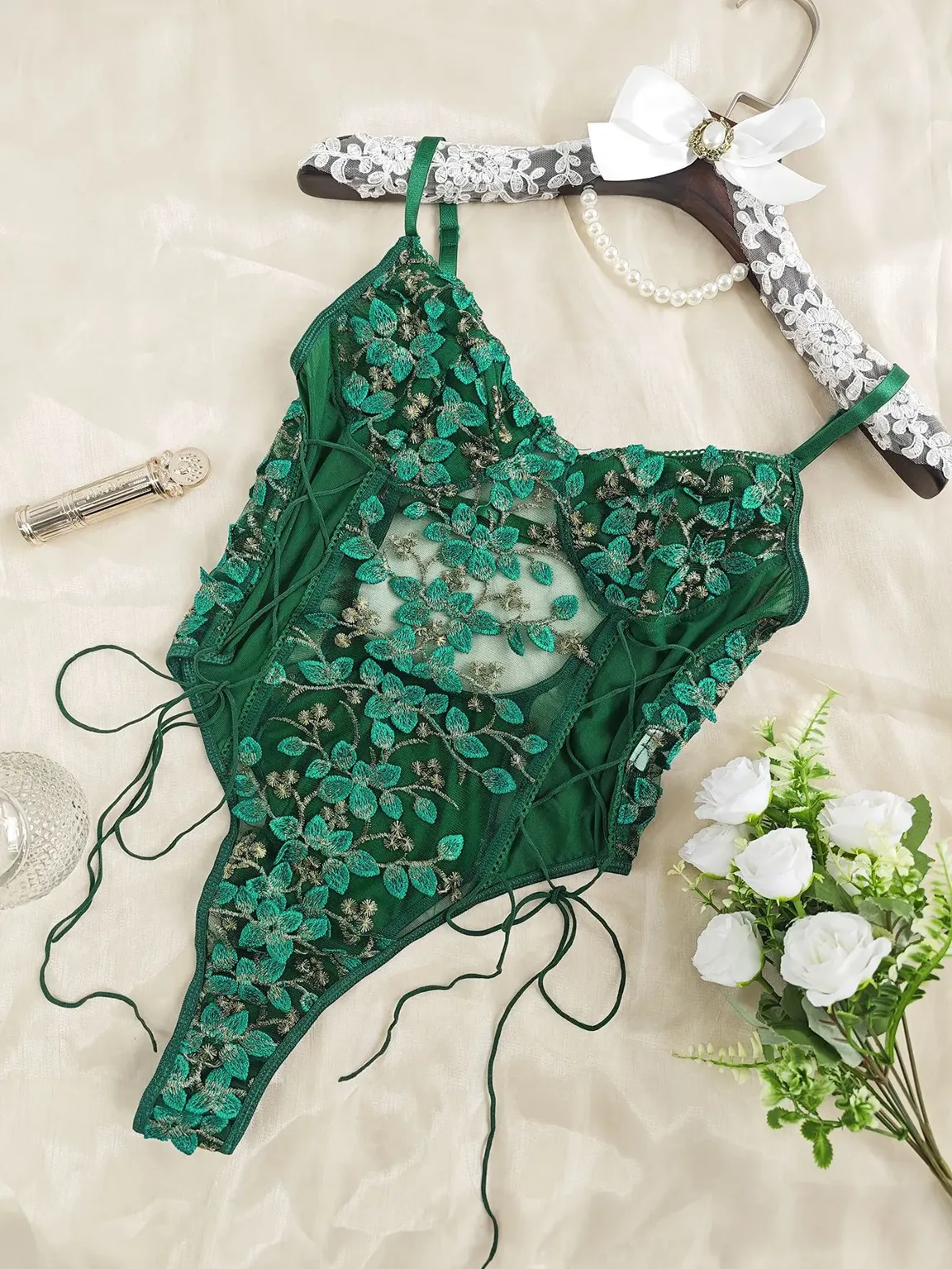 【新品】neru design kozara BRUNT LILY olive① Eco Eara Floral Mesh Bodysuit | GUESS Factory