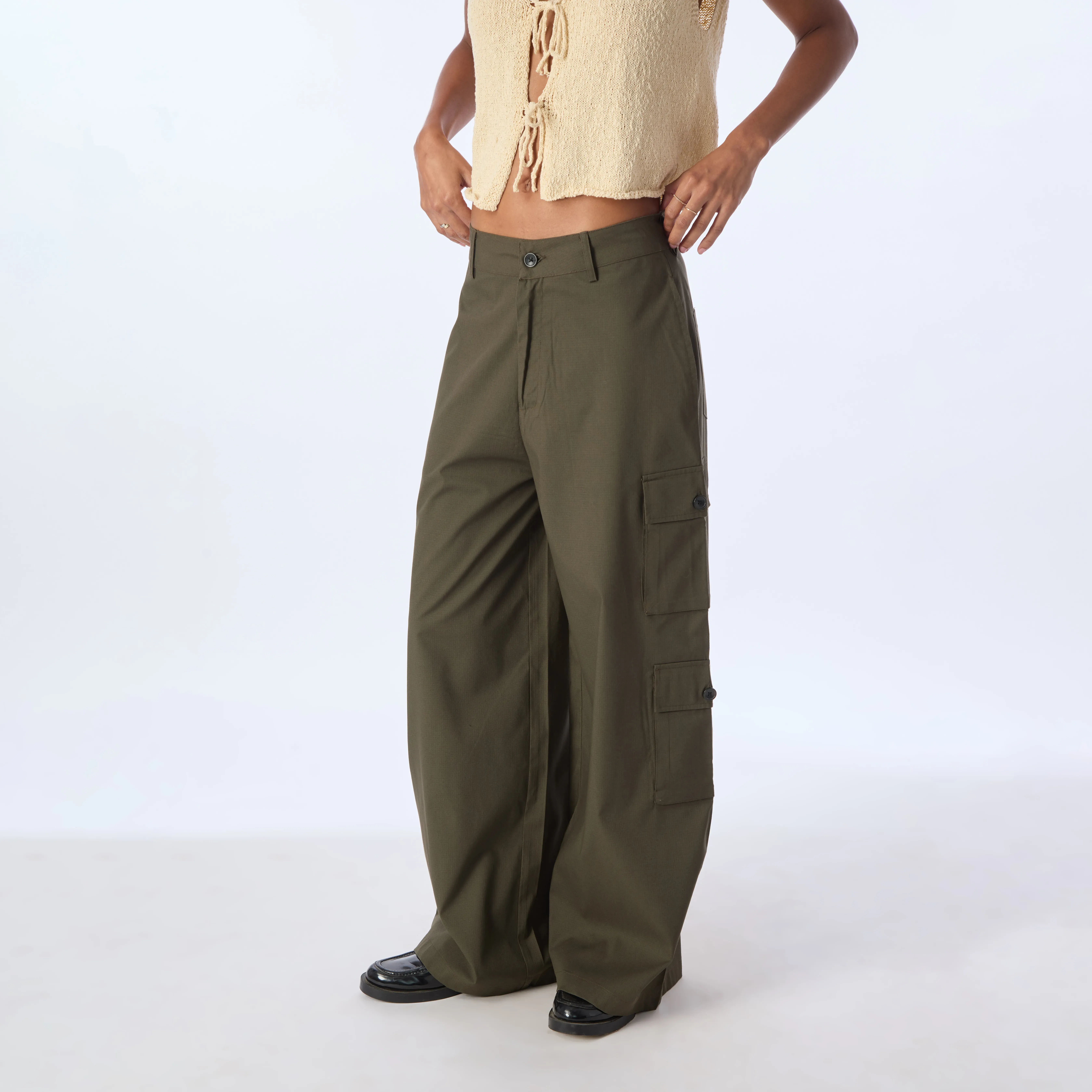 【24A/W】AO-62 loop cargo pants / olive 24A/W】AO-62 loop cargo pants / olive Olive Wide Leg Cargo Trousers