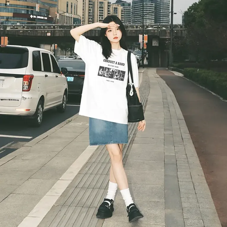 White Graphic Oversized Tshirt - Image 1