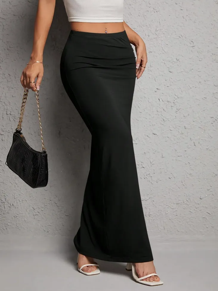 Black Solid Bodycon Skirt - Image 1