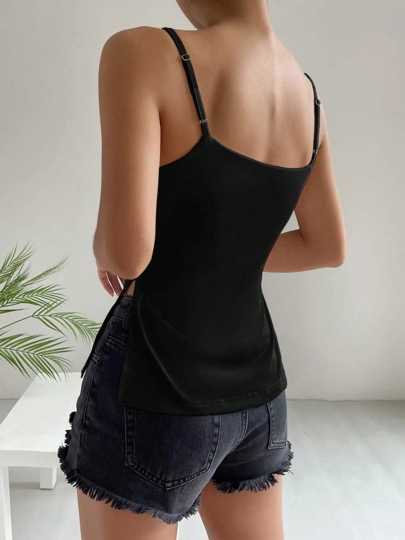 Black Spaghetti Strap Fitted Cami Top - Image 4