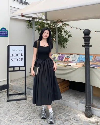 N_N桃ブラック38 Black Square Neck Midi Dress - NEWME