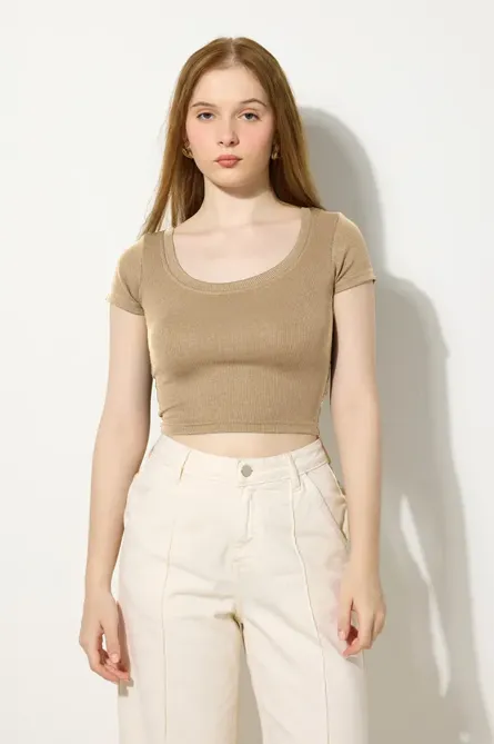 トップス KISHIDAMIKI tec cropped top beige KISHIDAMIKI tec cropped top beige