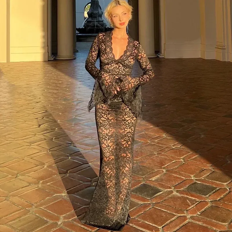 Black Lace Bodycon Maxi Dress - NEWME