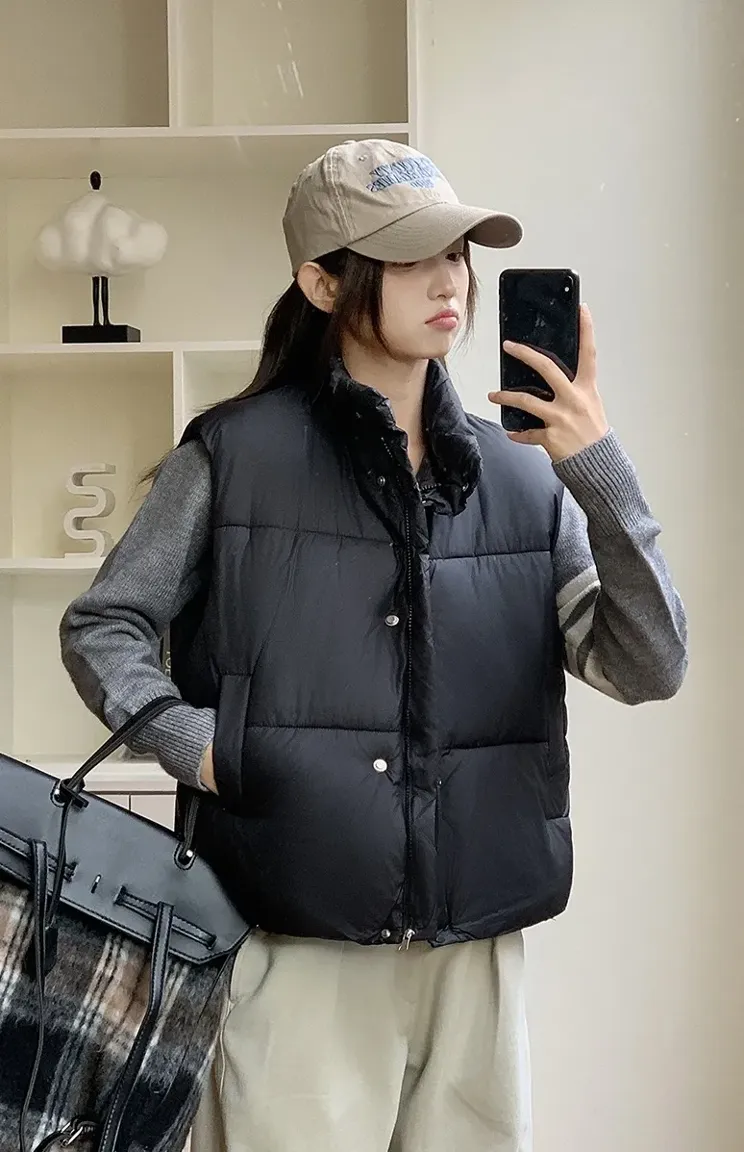 Black Solid Puffer Jacket - NEWME