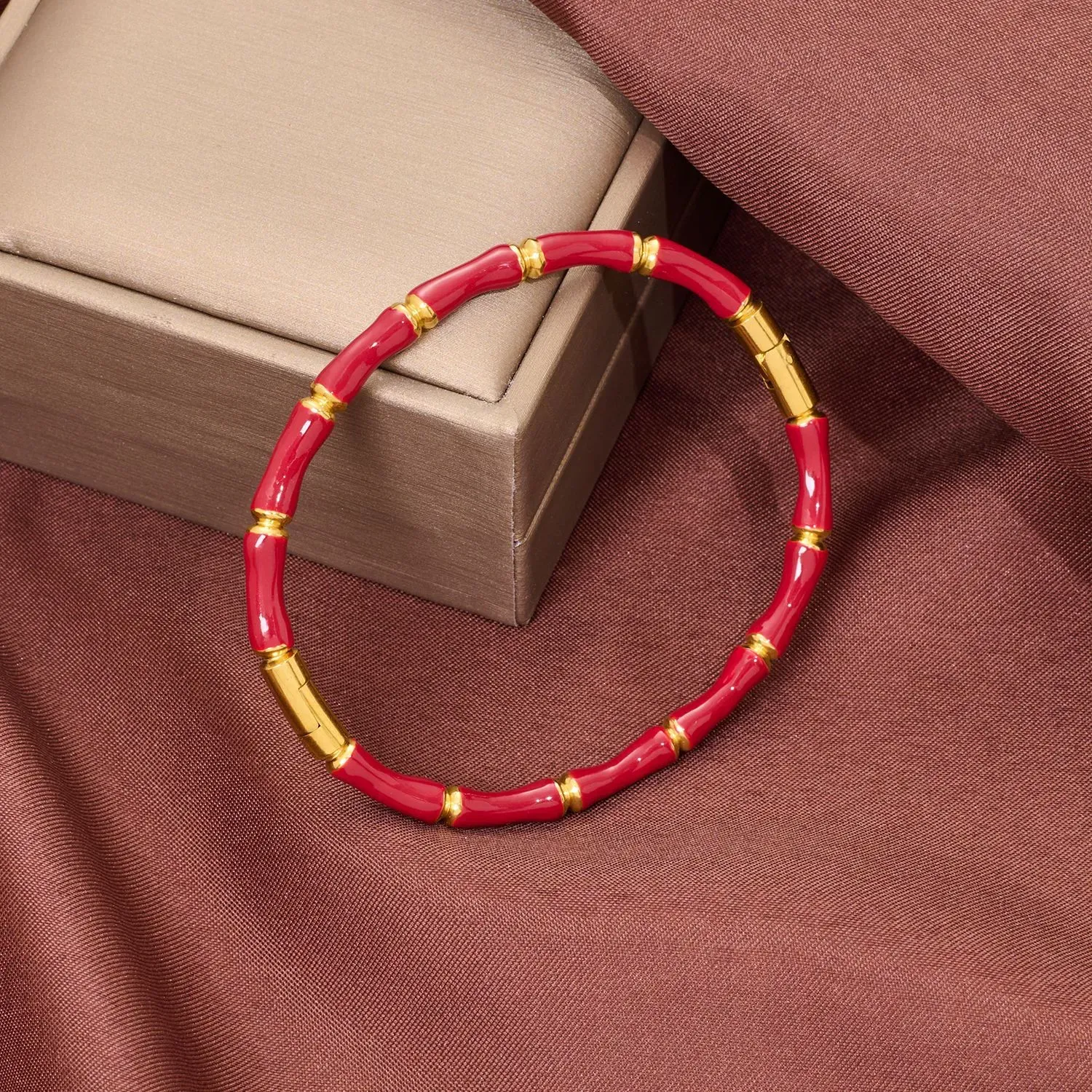 Tai Knotted Red Beaded Bracelet DB581 main image 0