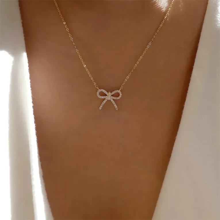 Imitation Gold Bow Pendant Chain Necklace - Image 1