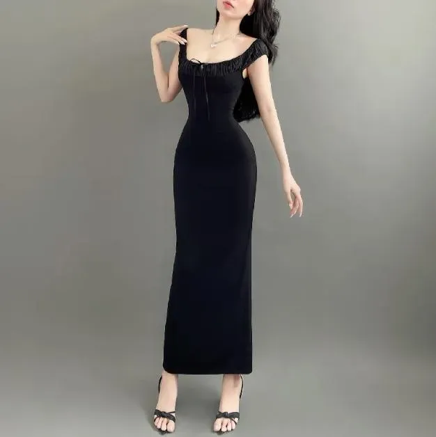 Black Solid Off Shoulder Maxi Dress - Image 1