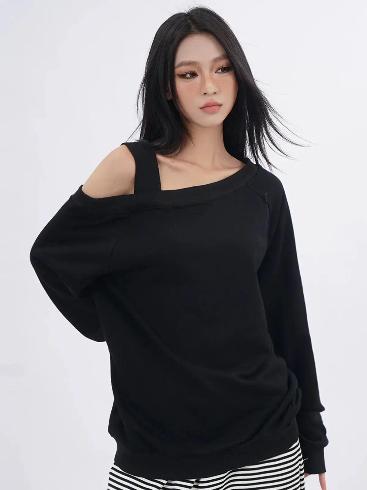 トップス Off shoulder sweat tops M me eme トップス Off shoulder sweat tops M me eme トップス Off shoulder