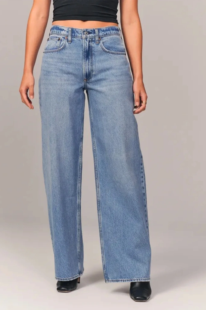 Mid Rise Relaxed Fit Wide Legged Jeans - Image 1