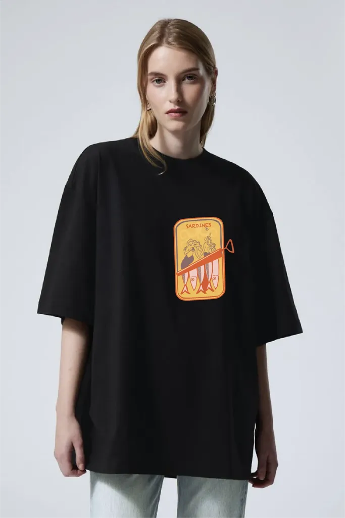 Black Oversized Graphic Print Tshirt - NEWME