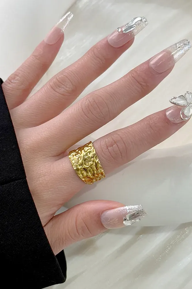 Gold Elegance Textured Ring - Image 1