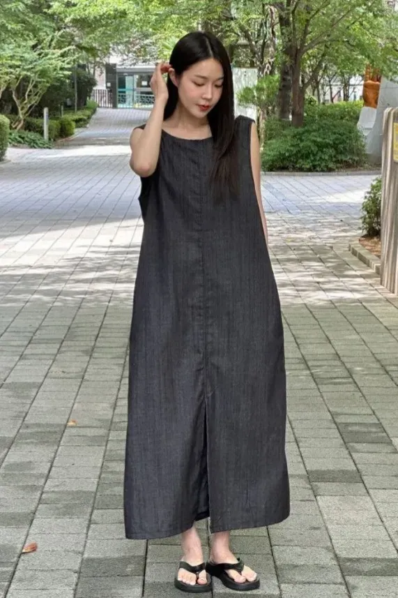 Black Square Neck Maxi Dress