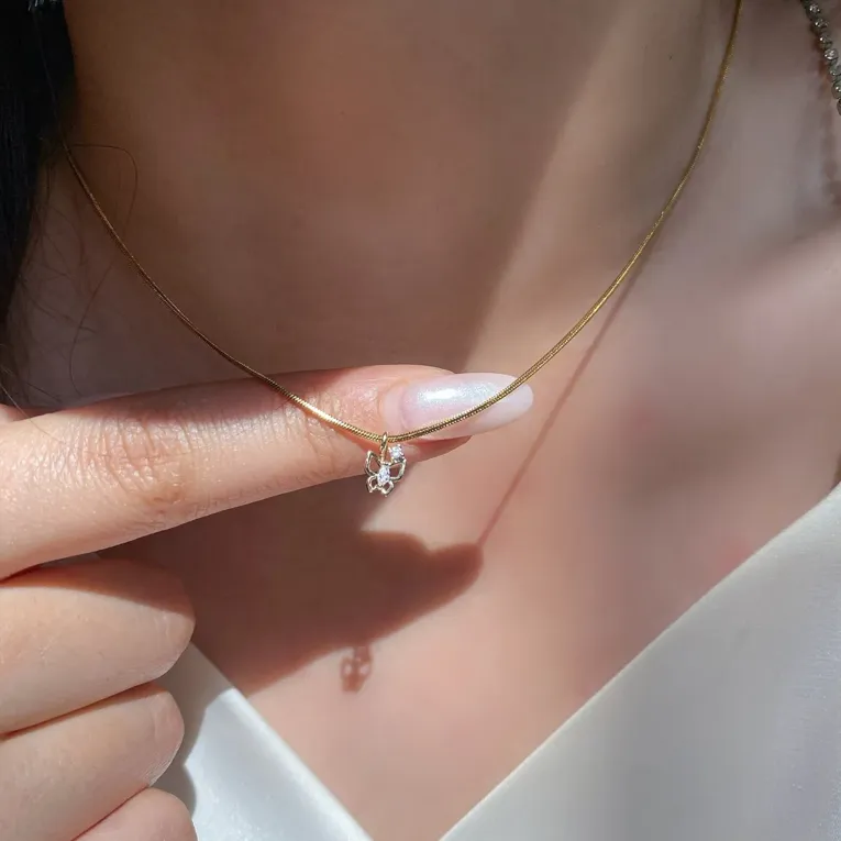 Imitation Sapphire Chic Pendant Necklace - Image 1