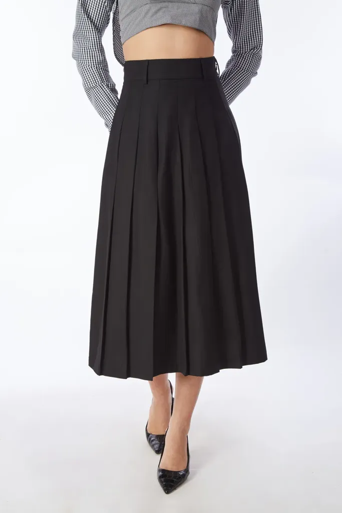 Black Solid Pleated Midi Skirt - Image 1