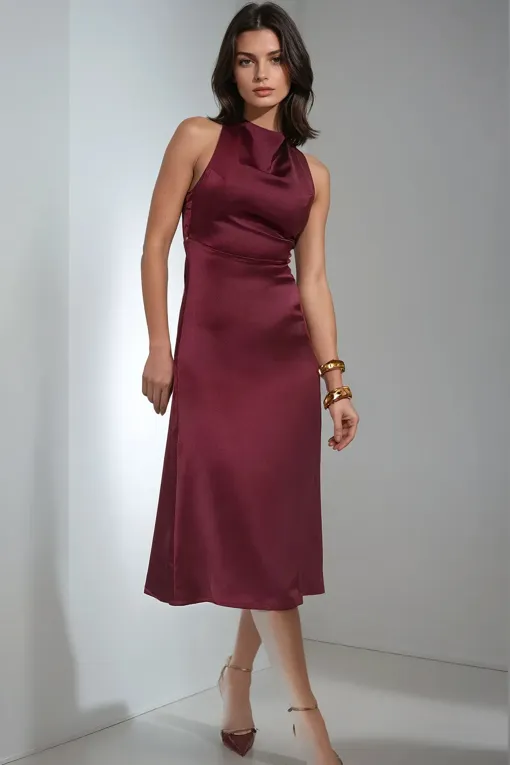Burgundy Solid Halter Neck Midi Dress - NEWME