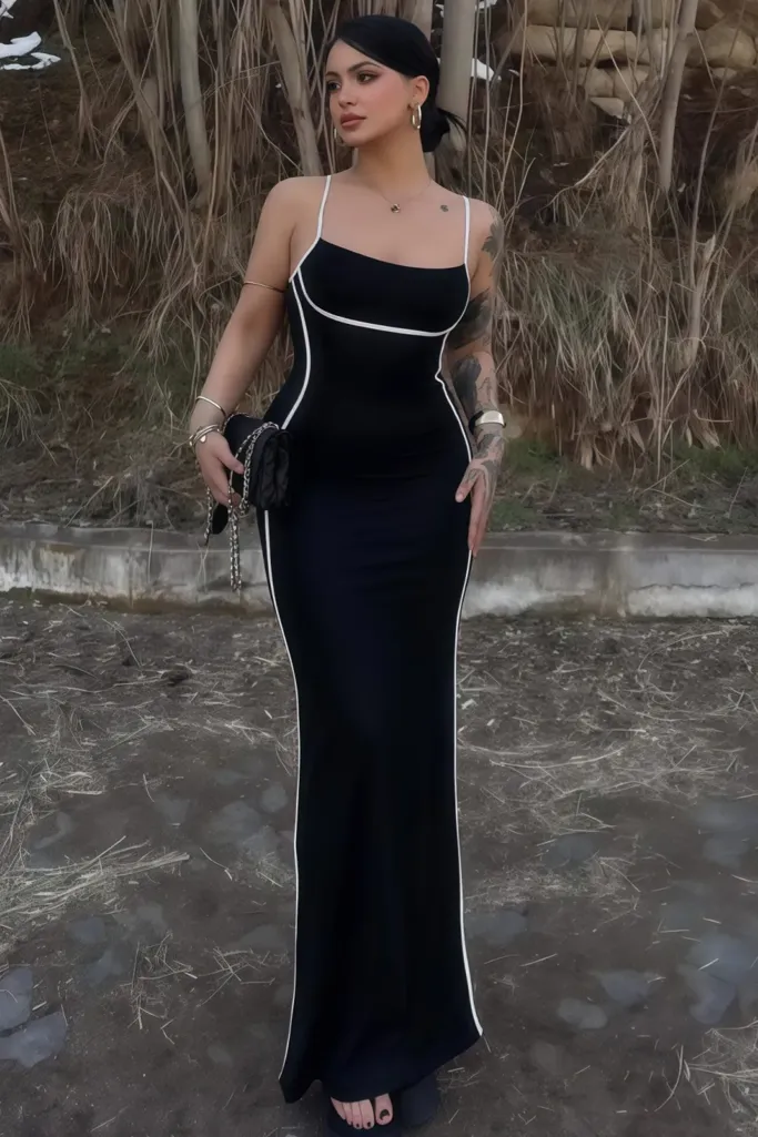 Black Scoop Neck Maxi Dress - Image 1