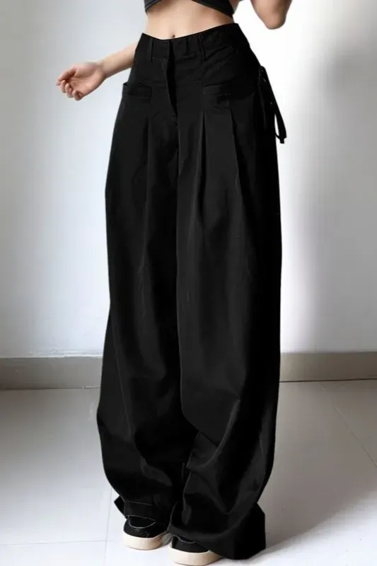 Black Solid High Rise Pleated Trousers