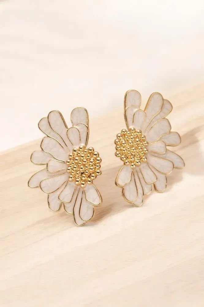 Imitation White Elegant Floral Earrings - NEWME