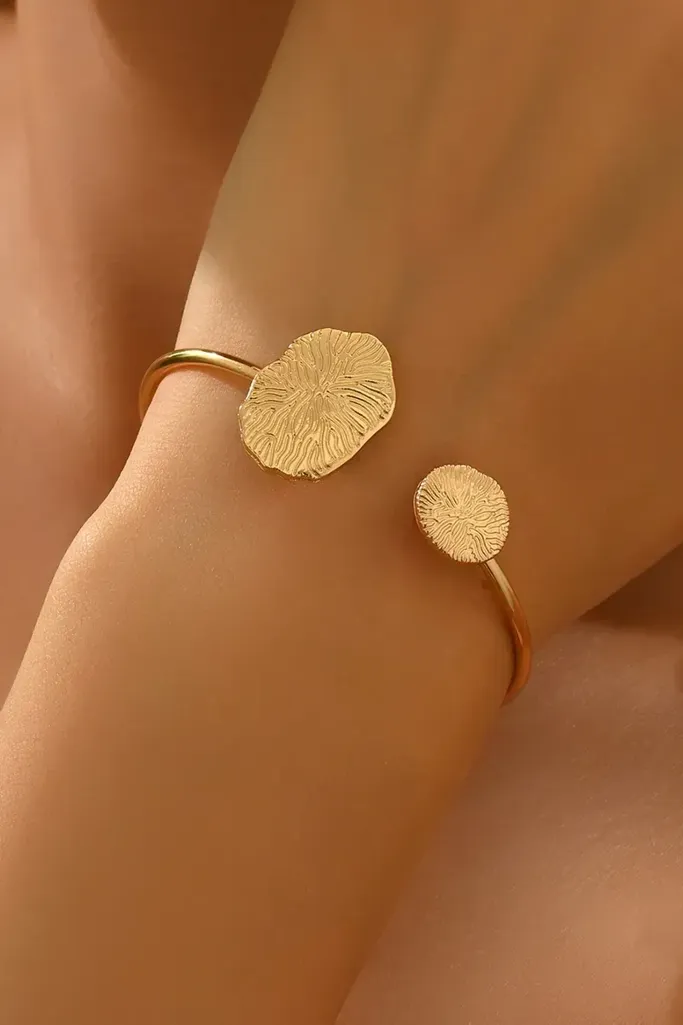 Imitation Golden Radiance Cuff Bracelet - Image 1