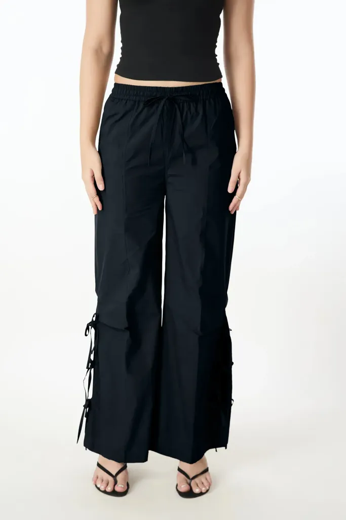 Black Solid Mid Rise Tieup Detail Pants - Image 1