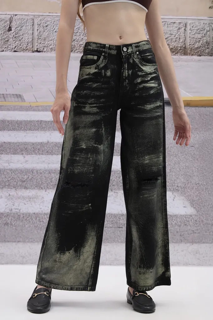 Black Solid Mid Rise Straight Jeans - Image 1