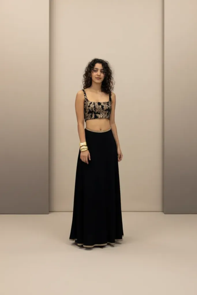 Black Solid Mid Rise Maxi Skirt - Image 1