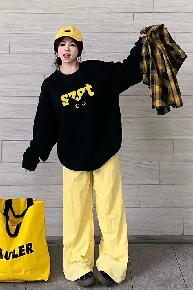 Black Oversized Graphic Sweatshirt - Image 1