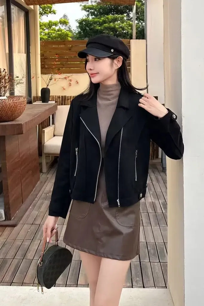 Black Solid Lapel Collar Jacket - Image 1