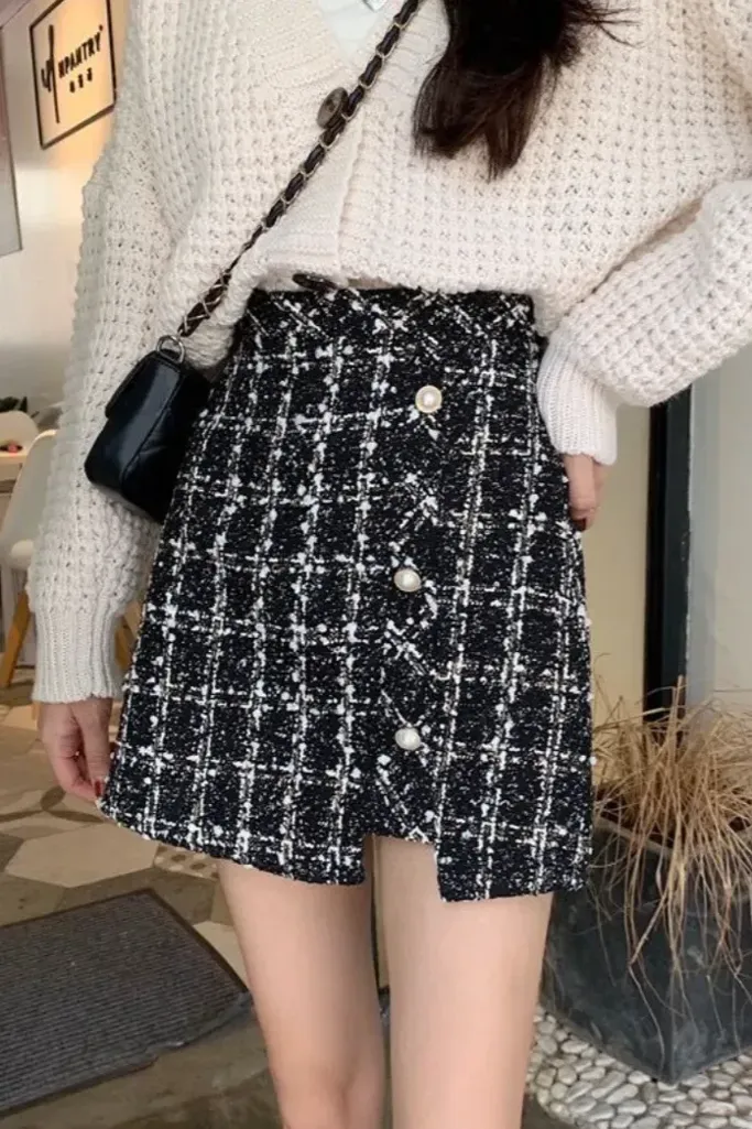 Black High-Rise Checkered Mini Skirt - Image 1