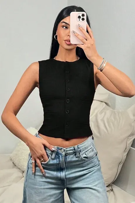 Black Solid Fitted Crop Top - Image 1