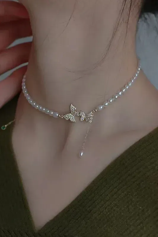 White Pearl Pendant Necklace - Image 1