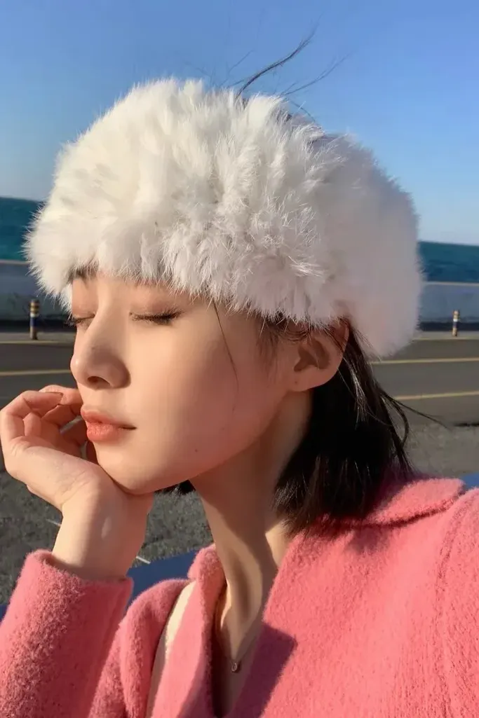 White Solid Fur Hair Band - Image 1