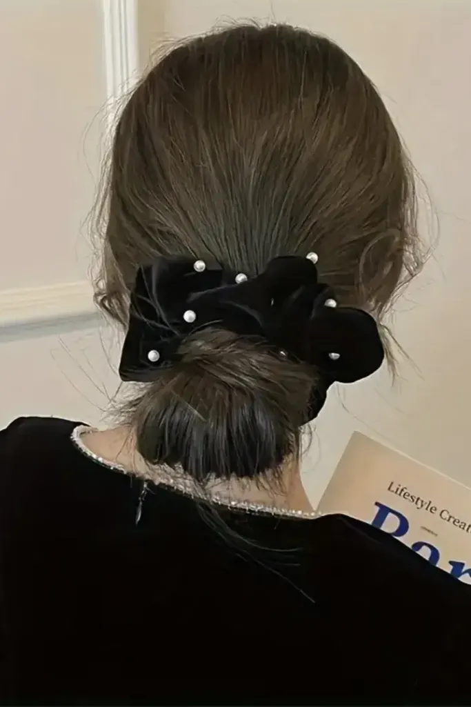 Black Pearl Embellished Hair Tie - Image 1