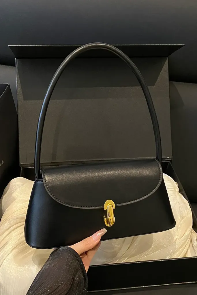 Black Solid Chic Shoulder Bag - Image 1