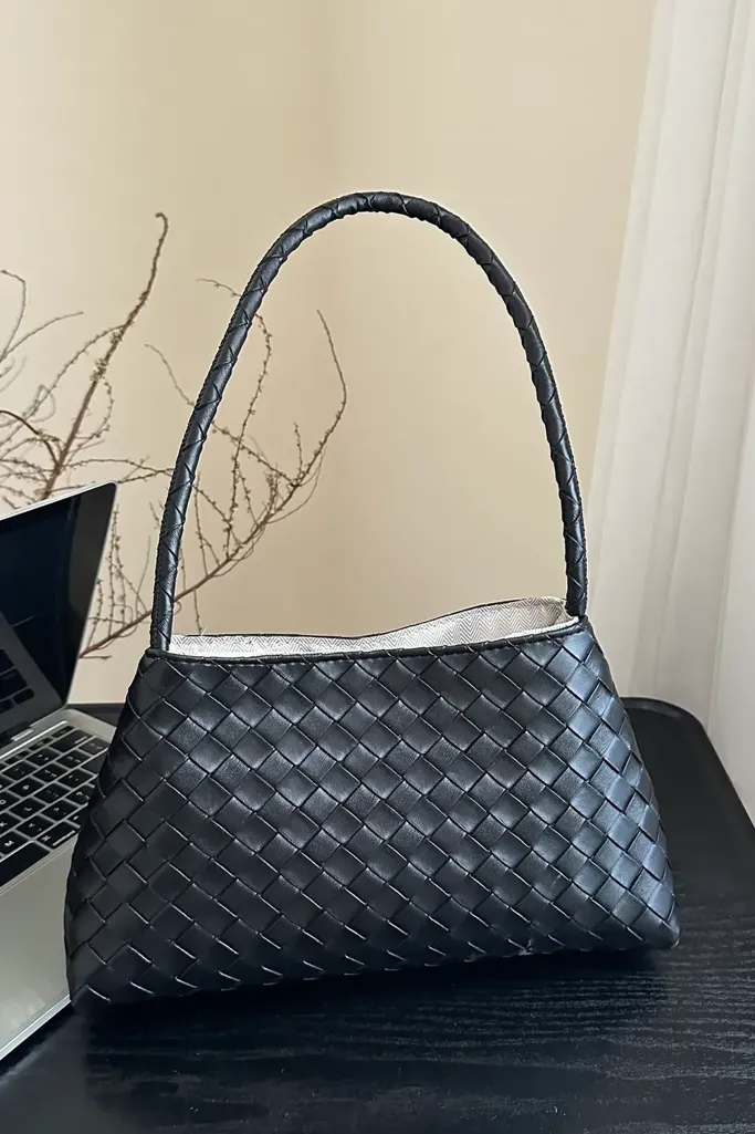 Black Solid Pu Shoulder Bag - Image 1