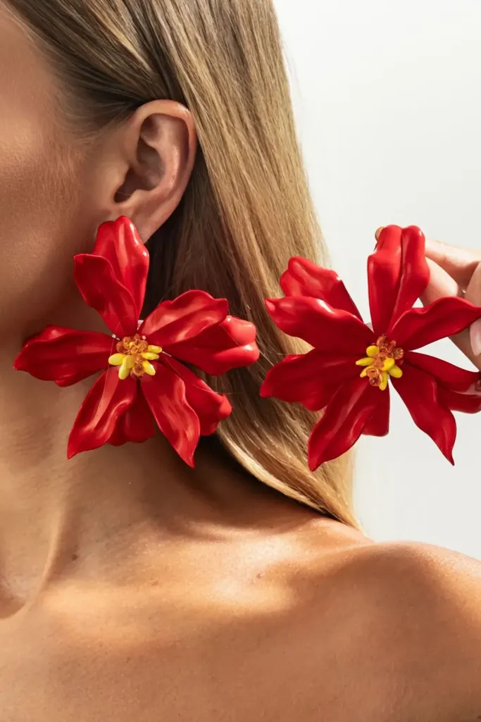 Red Floral Elegant Earrings - Image 1