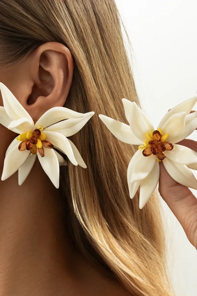 White Floral Petal Earrings - NEWME
