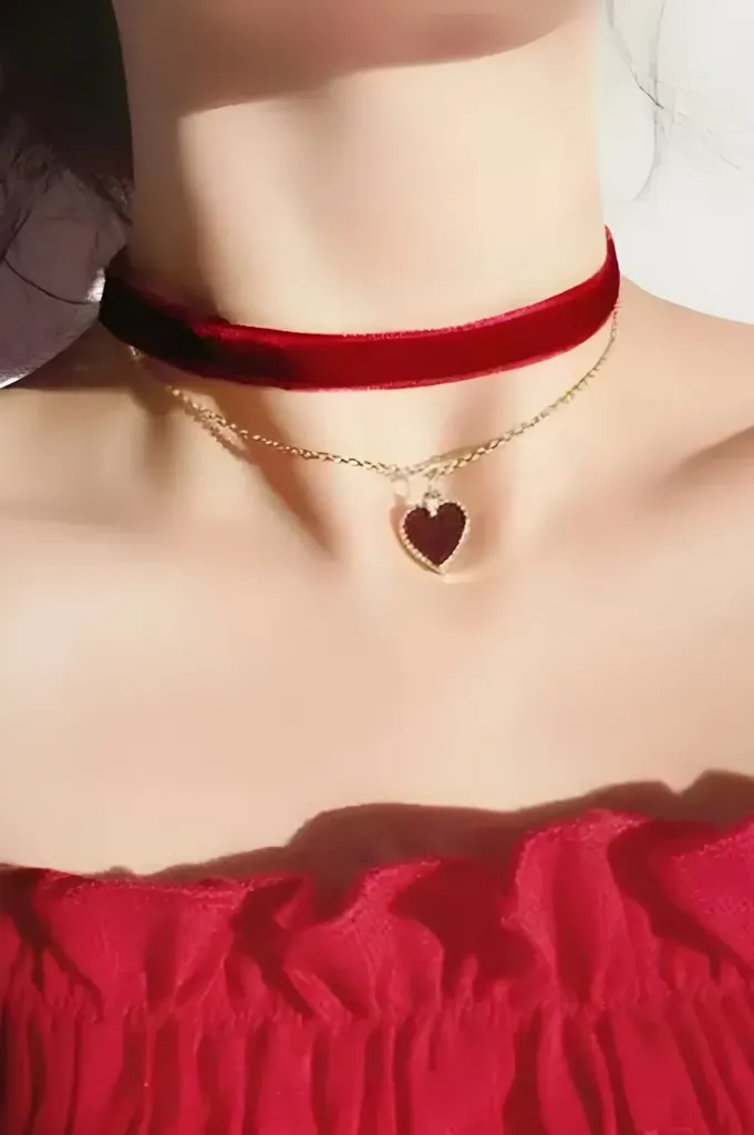 Red Elegance Heart Necklace - Image 1