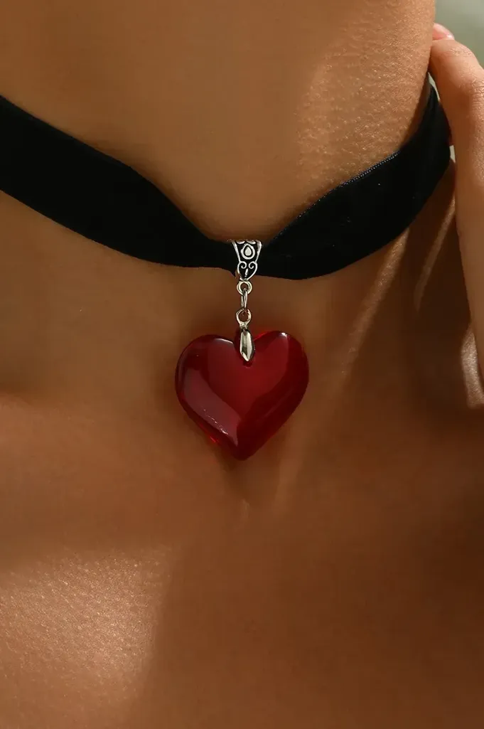 Red Heart Statement Choker Necklace - Image 1