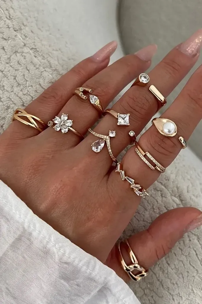 Golden Set Of 10 Rings - Image 1
