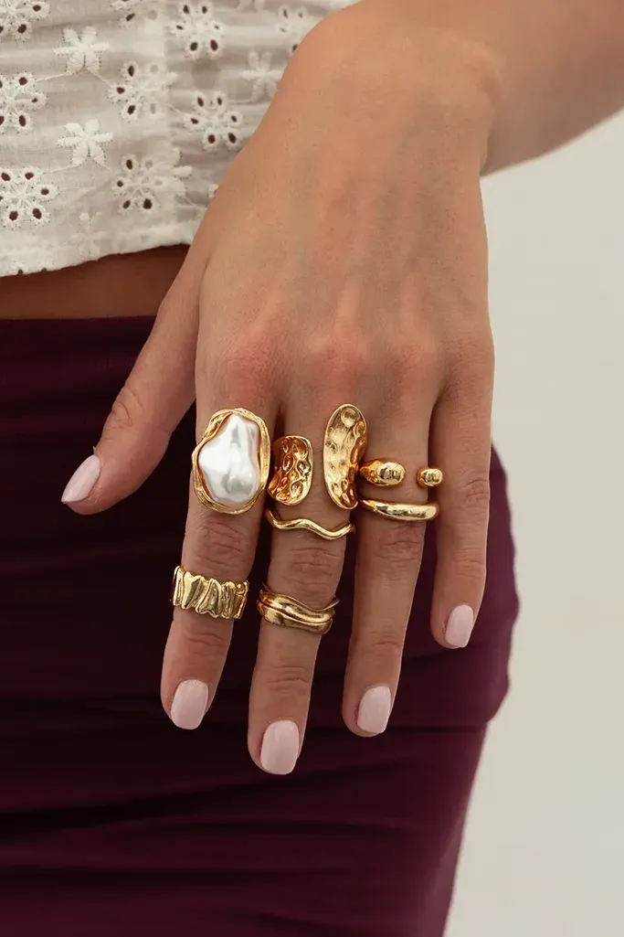 Golden Set Of 7 Statement Rings - Image 1